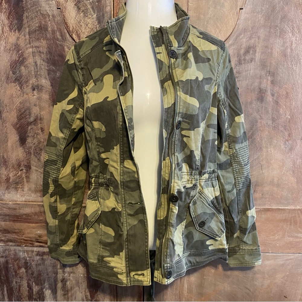Hollister Camo utility jacket